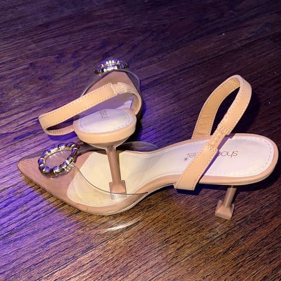 Clear door knocker earring inspiration - Picture 2 of 3